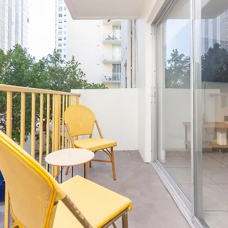 One Bedroom Apartment - With Parking & Balcony - Heart Of Wynwood-2