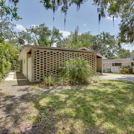 Charming Mid-Century House - Just Steps To Lake!-3
