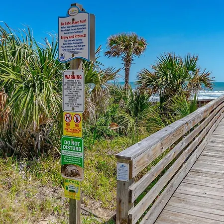 Dog Friendly Loft Steps From Beach With Gas Barbecue Grill And Upstairs Deck!-2