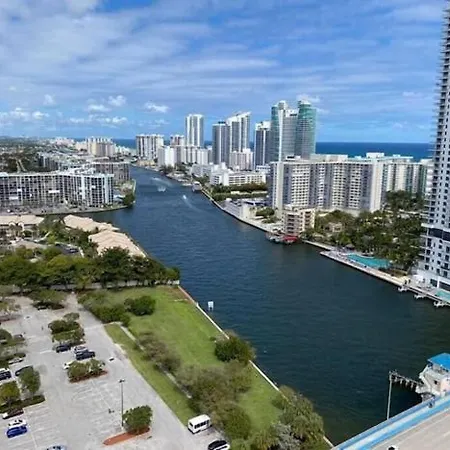 Skyline City View - 2 Bed Studio, Beachwalk Resort-2