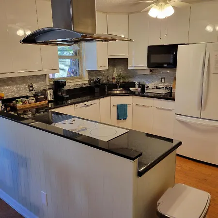 Charming Pensacola Rental-3