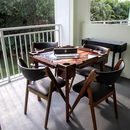 Upscale Resort Villa In The Heart Of Miami-2