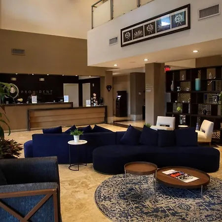 Upscale Resort Villa In The Heart Of Miami-3