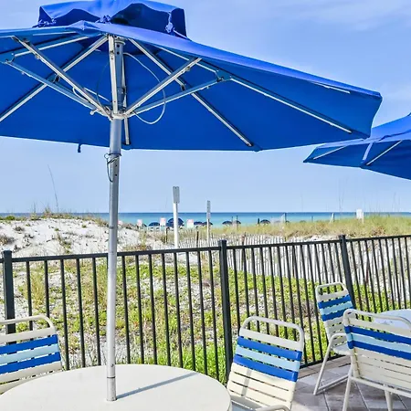 Pelican Beach Resort 818-3