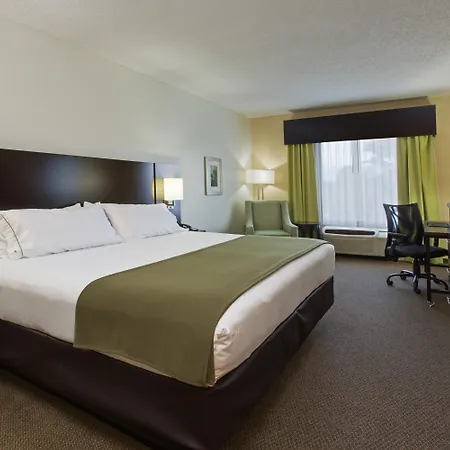 Holiday Inn Express And Suites Tampa I-75 At Bruce B. Downs By Ihg-2