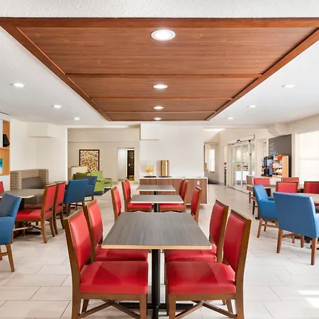 Holiday Inn Express & Suites Sarasota East By Ihg-3