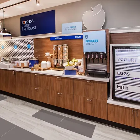 Holiday Inn Express & Suites Jacksonville - Town Center By Ihg-2