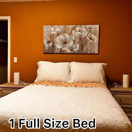 Modern Room With Shared Bathroom-3
