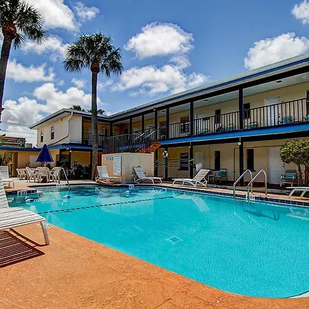 Royal Canadian Motel-2