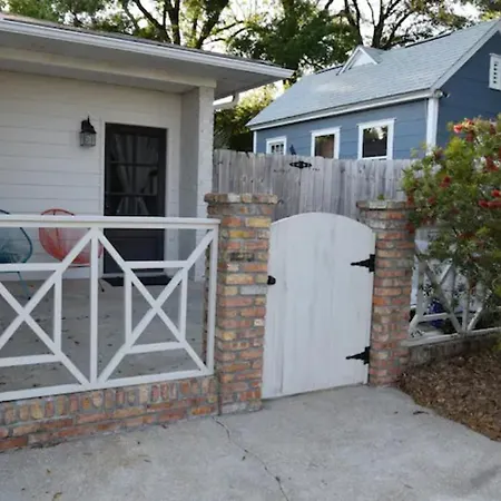 Cozy, Romantic Guest Suite Close To Everything!-2