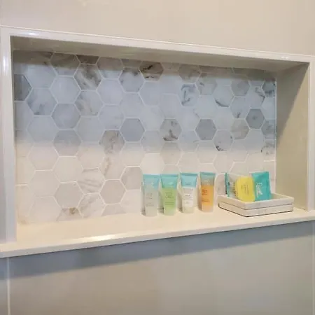 Remodeled 2Bd/2Ba Condo Mins From Universal Studio-3