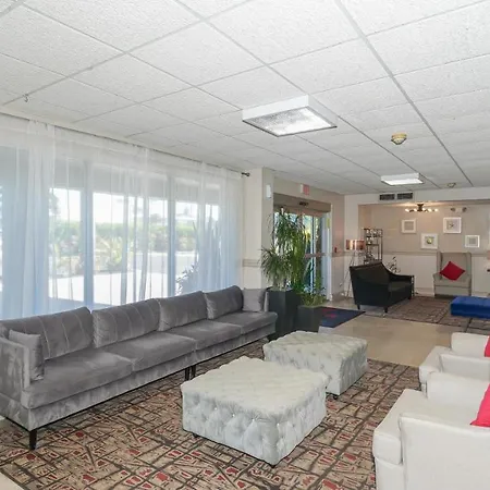 Waterfront Room, Heated Pool, Tiki Bar & Grill-3