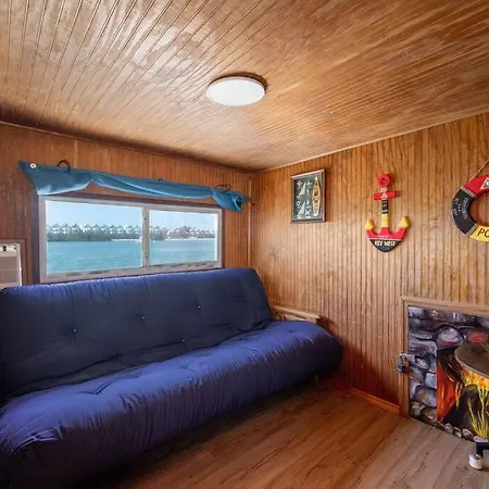 Beautiful Houseboat In Key West-3