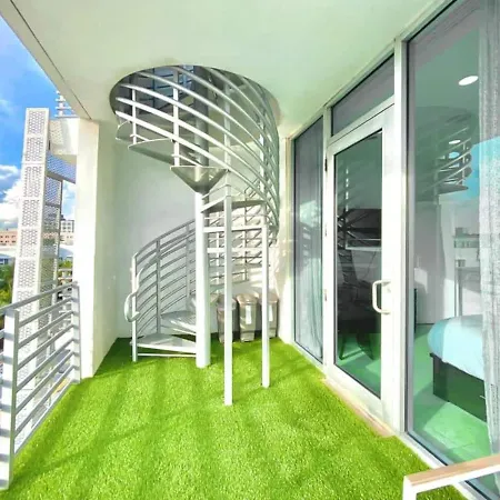 Oceanview Ph With Private Rooftop & Outdoor Tub-3