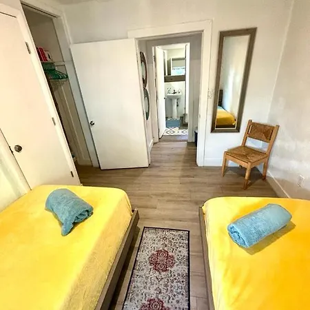 Nice 2 Twin Bedroom - Best Central Location In Miami - Luggage Storage, Parking And Laundry For Free!!!!-2