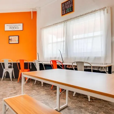 Miami On A Budget - Free Dinner -Coffee - Tea - Every Day-Female Only Dorms - Men Only Dorms - Under New Management-2
