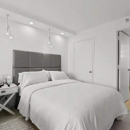 Luxury Condo Hotel With Full Kitchen, Located At 5 Mints Walk To The Beach-3