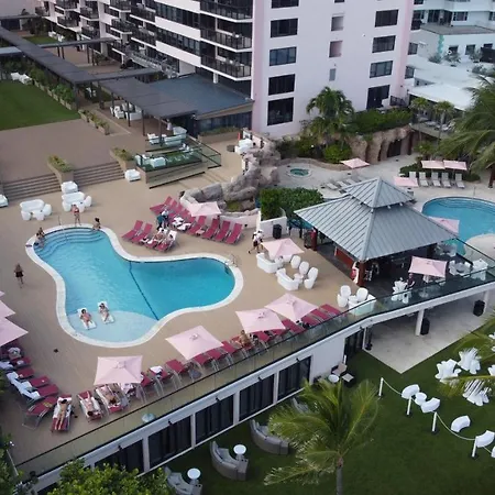 Two Bedroom On The Beach With Balcony And Oceanview-3