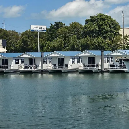 Yacht Haven-3