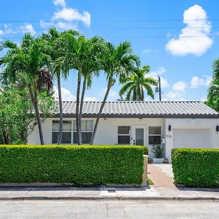 Perfect Beach Home For A Family Getaway Wpool!-3