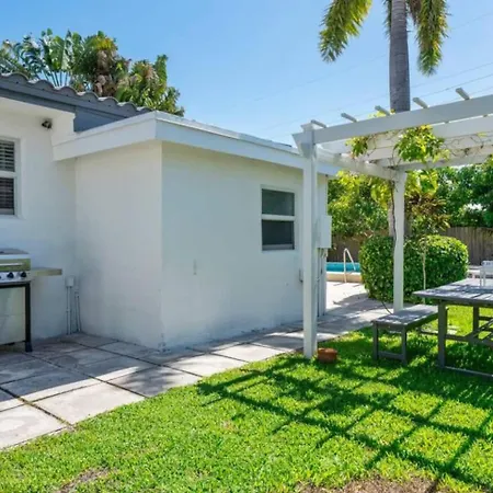 Perfect Beach Home For A Family Getaway Wpool!-2