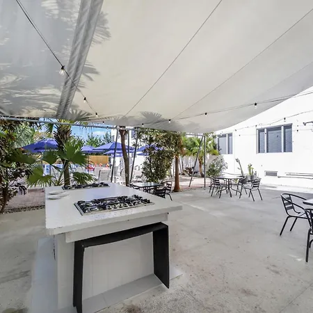 Tropics Hotel Miami Beach-2