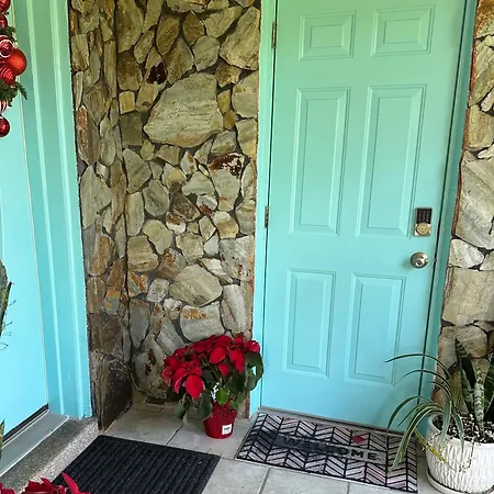 Paradise Gardens-Wilton Manors- Male Only-3