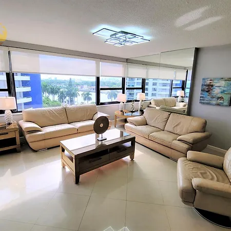 Deluxe Beach Resort - Hora Rentals-2