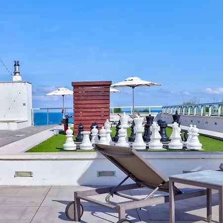 Beachfront Condo With Rooftop Pool!-2