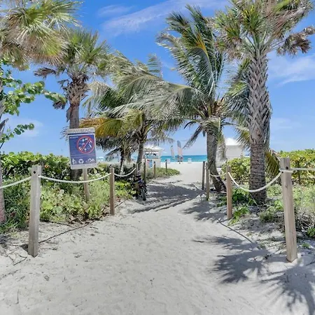 Beachfront Condo W Beach Service 1207-3