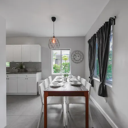 Awesome Duplex On The East Side Of Miami-2