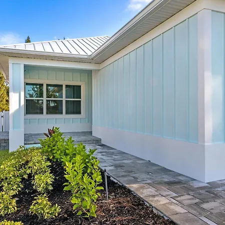 767 Luxurious Brandnew Naples House-Enjoy The Heated Saltwater Pool !-2