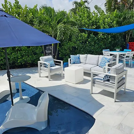 Casa806 Men Only Guest House-3