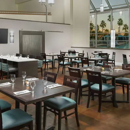 Doubletree By Hilton Orlando Airport Hotel-3