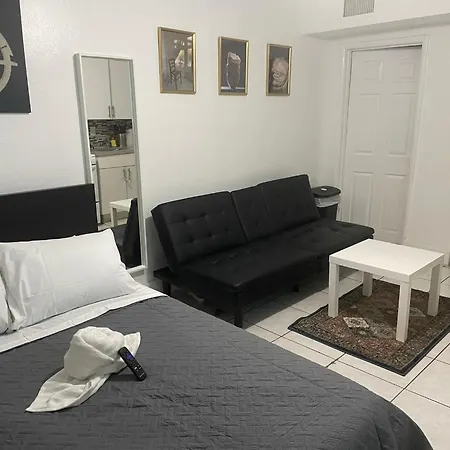 Trendy Studios In Hollywood-2