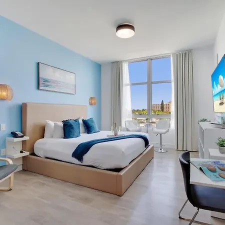 Lovely Apartment - Rooftop Pool - Hollywood Beach-3