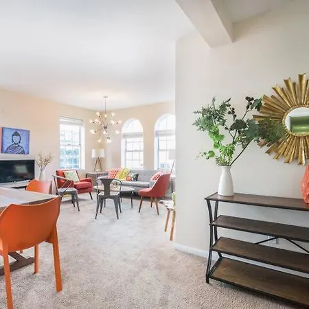 2 Bedroom 2 Bath Apartment On 7 Th Collins Ave-3