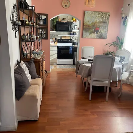 Ne Miami Cottage-2