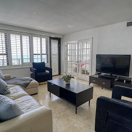 Two Bedroom On The Beach With Balcony And Oceanview-2