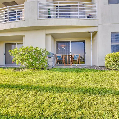 Modern Isla Del Sol Condo: Walk To St. Pete Beach!-2