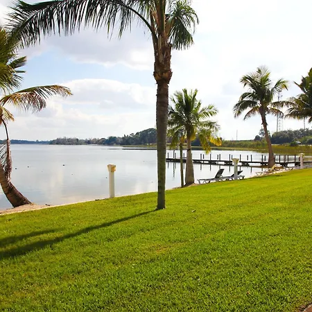 Lake Grassy Inn & Suites-3
