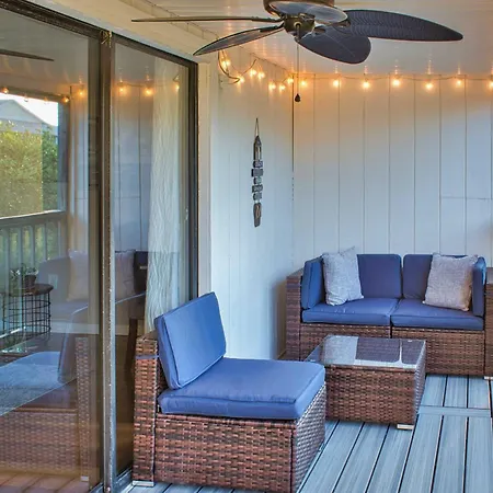 Pool Access & Kayaks: Indian Shores Townhome-3