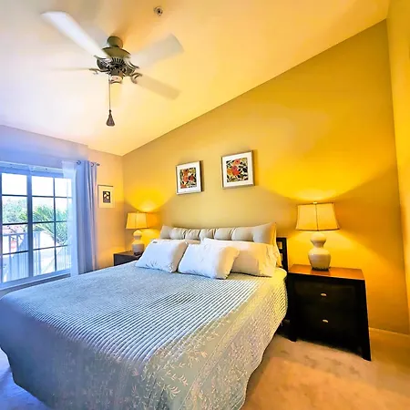 Spacious Golf Club Condo, Membership Available!-3