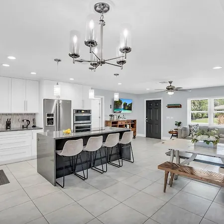 Salt Water Heated Pool Home With A Tiki Bar, A Garage Game Room And 4 Bikes-3