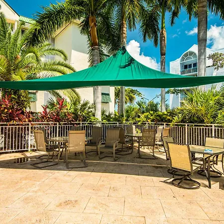 Sunrise Suites - Sea Breeze Suite 101-3