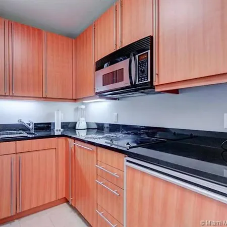 Private Condo Hotel At Four Seasons Brickell-2