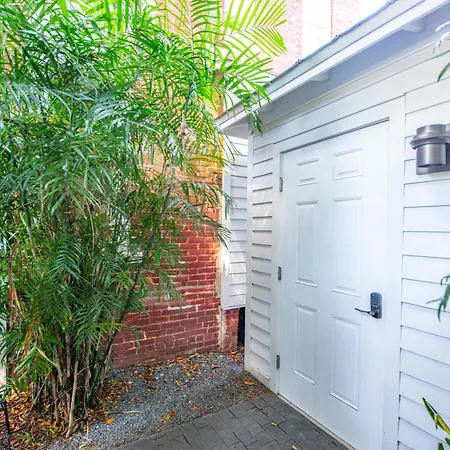 Carriage House At Grand Maloney-2