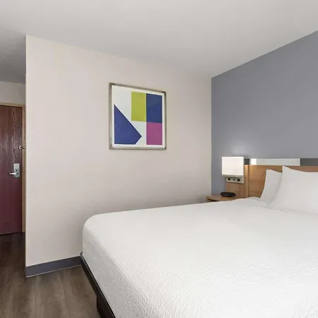 Microtel Inn & Suites By Wyndham Panama City-2