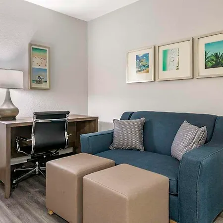 Comfort Inn & Suites Downtown Brickell-Port Of Miami-2