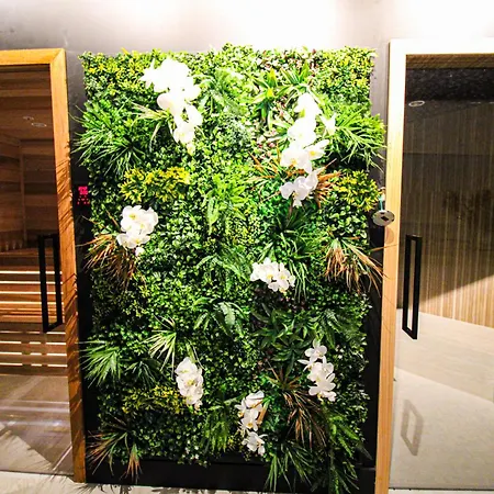 Alexander 1211 Beachfront Condo With Direct Beach Access, 2 Pools, Sauna, Gym-2